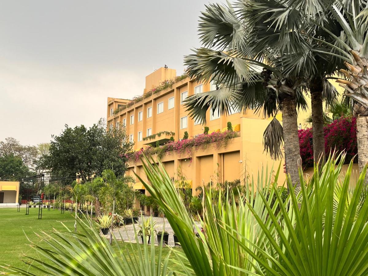 The Lalita Grand Mathura- Vrindavan Exterior photo